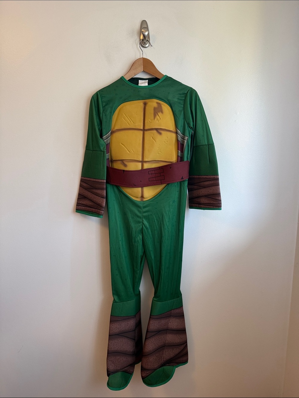 Preowned adult size large 2015 Teenage Mutant Ninja Turtles Halloween Costume